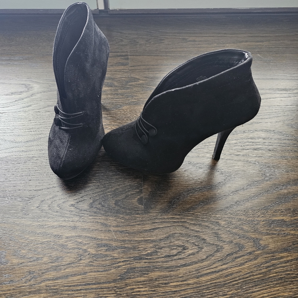 Apt. 9 black booties
